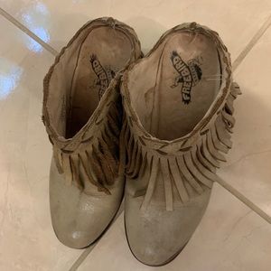 COPY - Freebird by Steven fringe slides